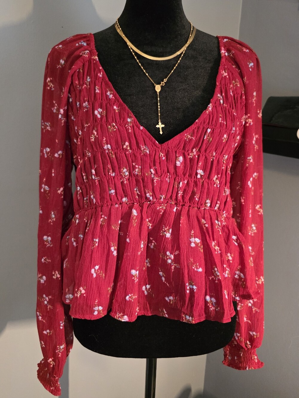 American Eagle Outfitters Red Floral Smocked V-Neck Peplum Blouse